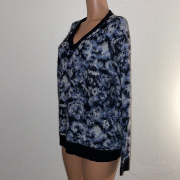 Liverpool Los Angeles Womens V-Neck Sweater in Abstract Blue NEW Large  New Tag - Picture 6 of 16